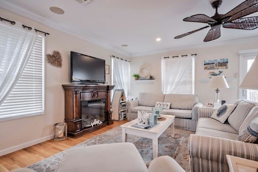 020-459111-657OceanBreezeWalk-20_13122945