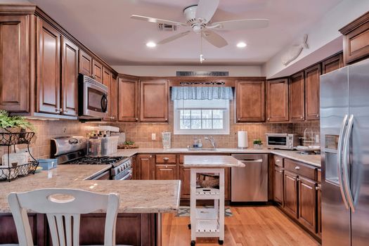 022-459111-657OceanBreezeWalk-22_13122947