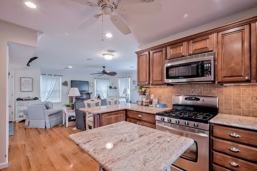 026-459111-657OceanBreezeWalk-26_13122951