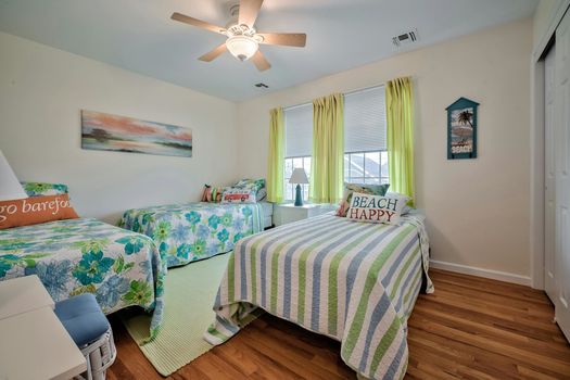 028-459111-657OceanBreezeWalk-28_13122953