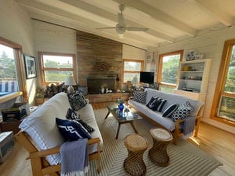 3006B561-B548-435D-AF49-2A253CAD4DFB-300xAUTO.fit