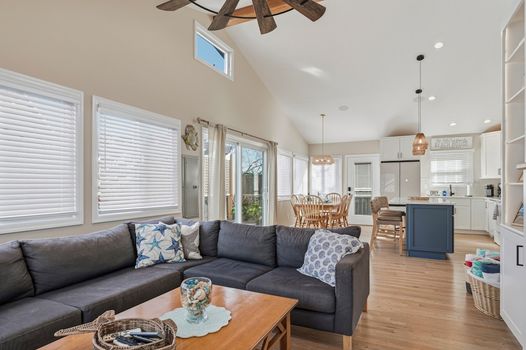 022-487973-740OceanBreezeWay-31_14396500