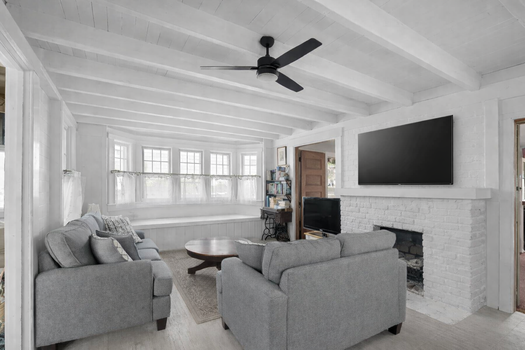 2161f33f558e7fca2521f9afb8d10697c4bc6406f92be4a37b008f51cdf8426a