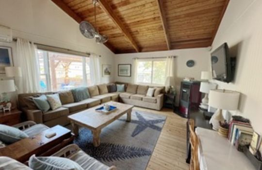 7D6374ED-7C71-4D80-B6A6-DF9B40DD1A5A