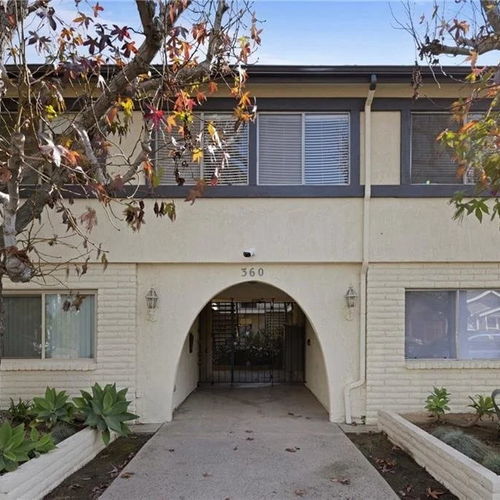 Why Long Beach, South Bay, and LA Condos Aren't Selling Like Houses 📉