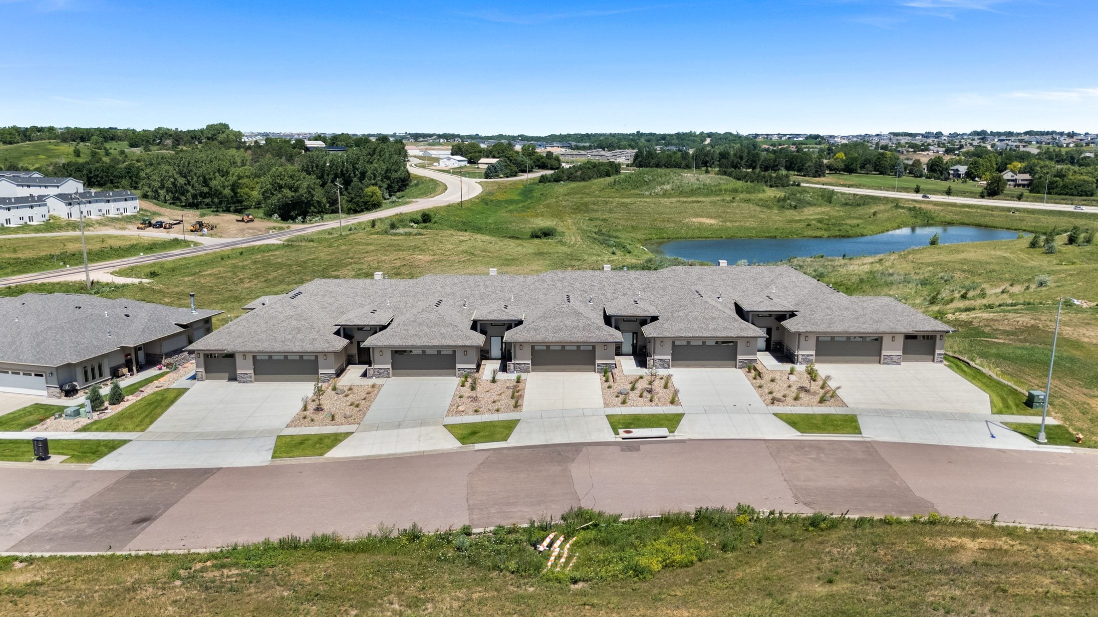 Aerial view of Ponderosa Highlands within the surrounding neighborhood