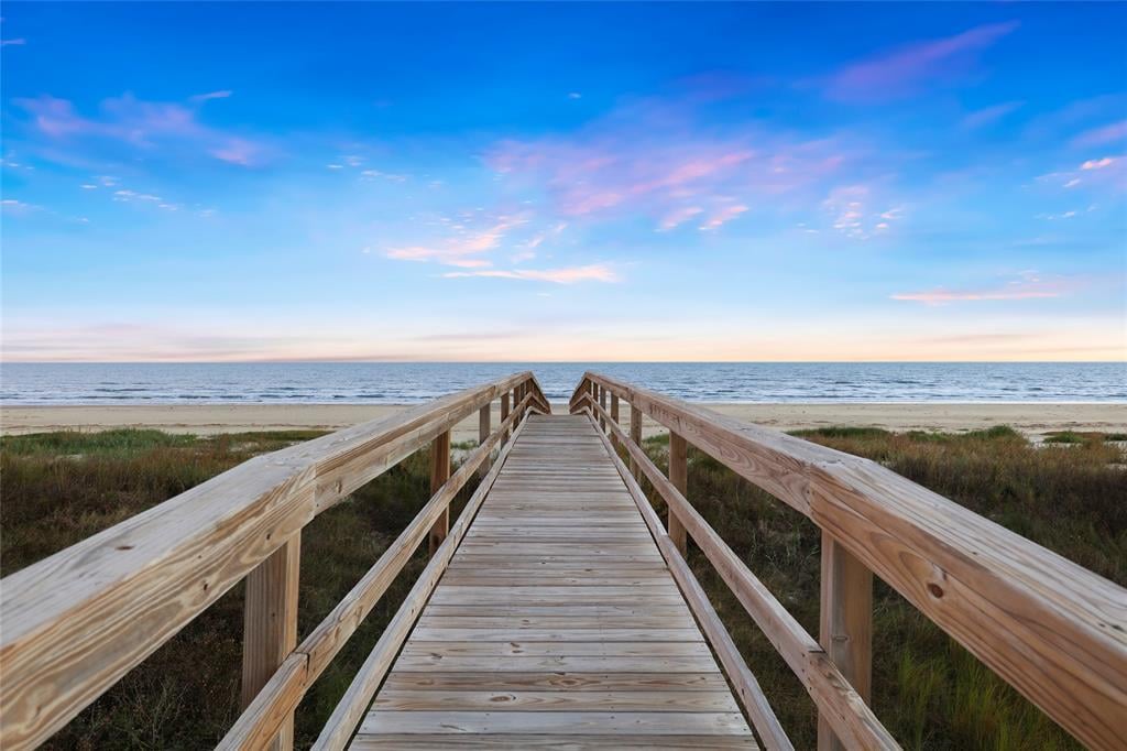 beach-town-living-galveston-tx