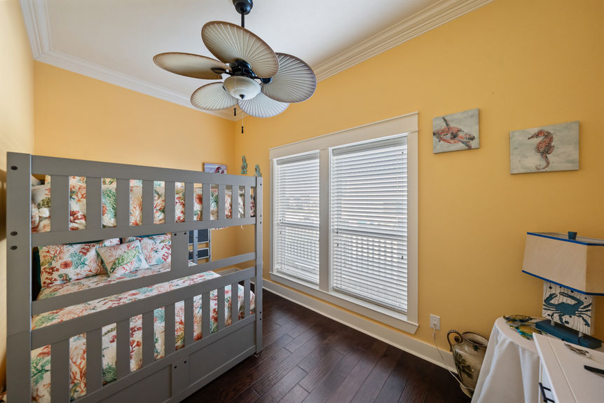 crystal-beach-texas-bunk-room