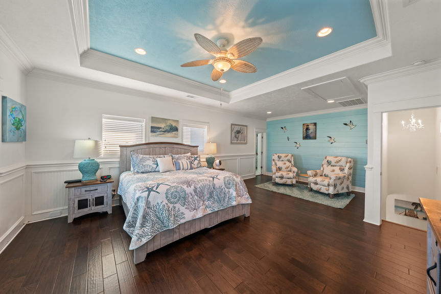 crystal-beach-texas-primary-bedroom