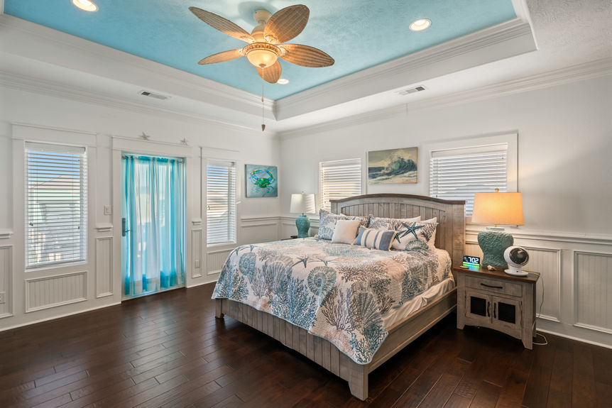 crystal-beach-texas-primary-bedroom-coastal-vibes