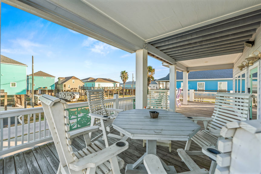 crystal-beach-tx-beach-houe-upper-balcony