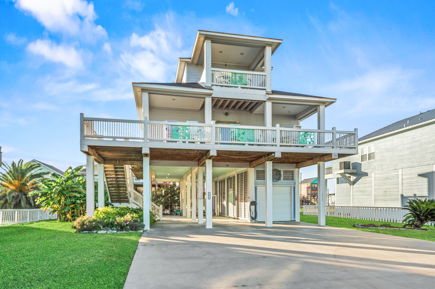 crystal-beach-tx-beach-house-front-exterior
