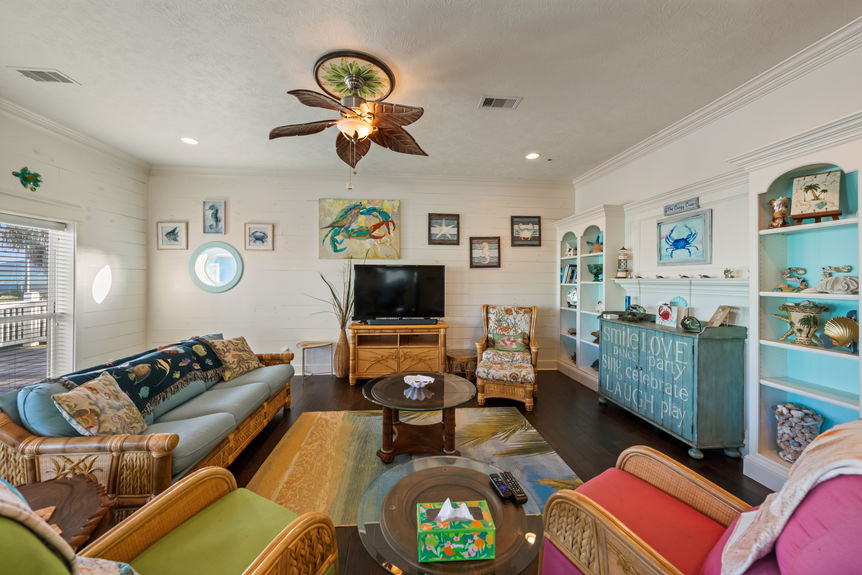 crystal-beach-tx-beach-house-living-room