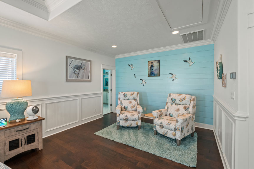 crystal-beach-tx-primary-beach-house-bedroom