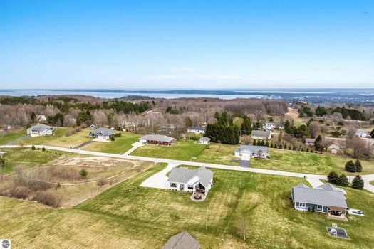 5069 Stonefield Dr (2)