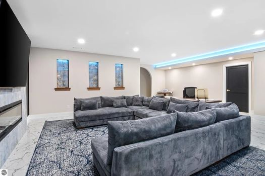 5069 Stonefield Dr (39)