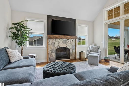 5069 Stonefield Dr (5)