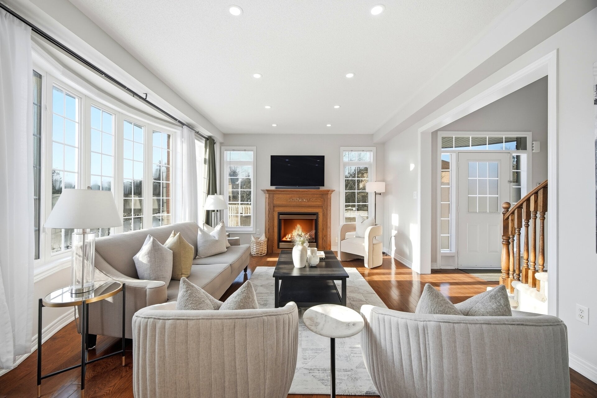 Interior Photo 001