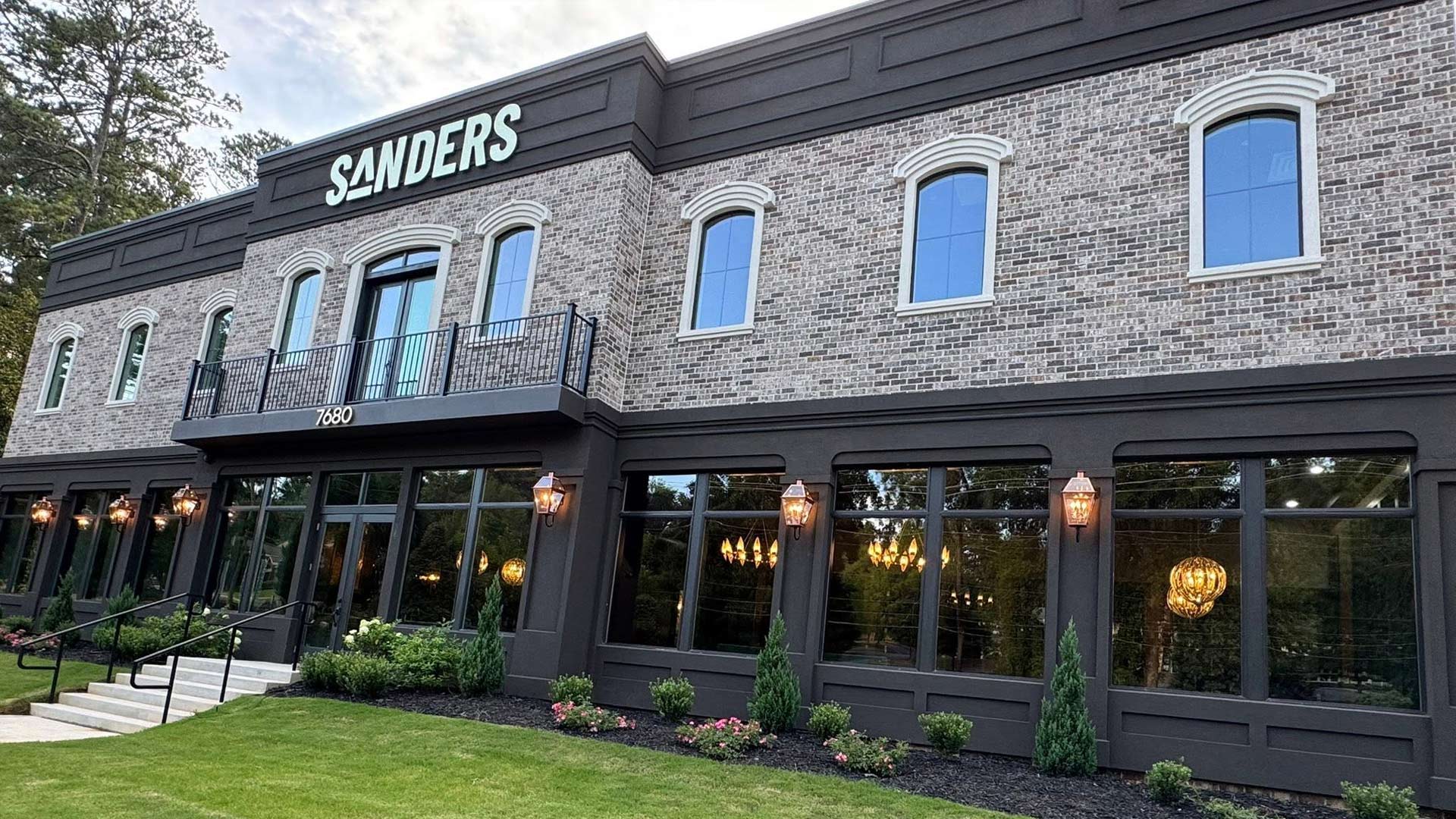 Sanders-office-photo