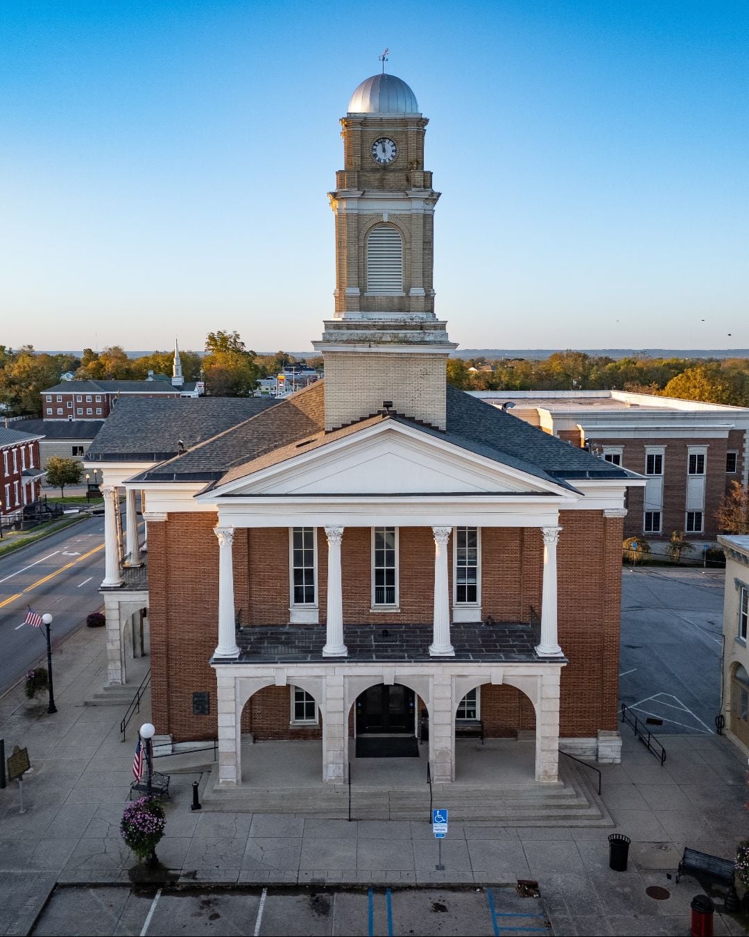 Old courthouse in Lancaster, Kentucky