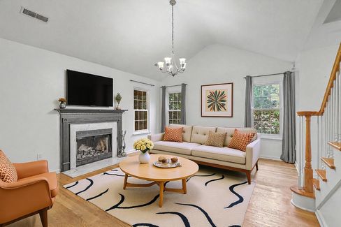 4039_2505_property_living-rooom-20260917073212