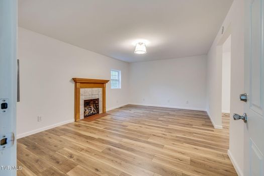 1300 Saratoga Road (5)