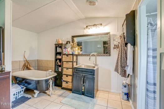 570 Happy Valley Road (11)