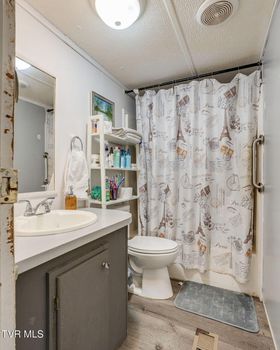 570 Happy Valley Road (15)
