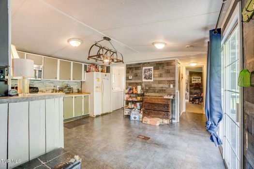 570 Happy Valley Road (5)