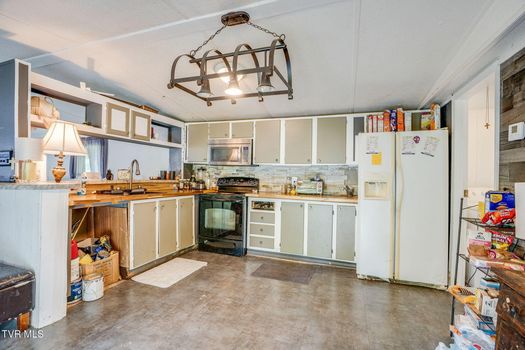 570 Happy Valley Road (6)
