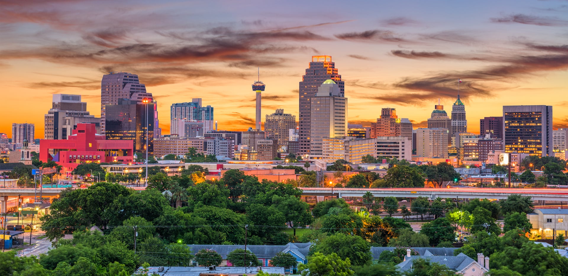 San-Antonio,-Texas,-USA-downtown-skyline.