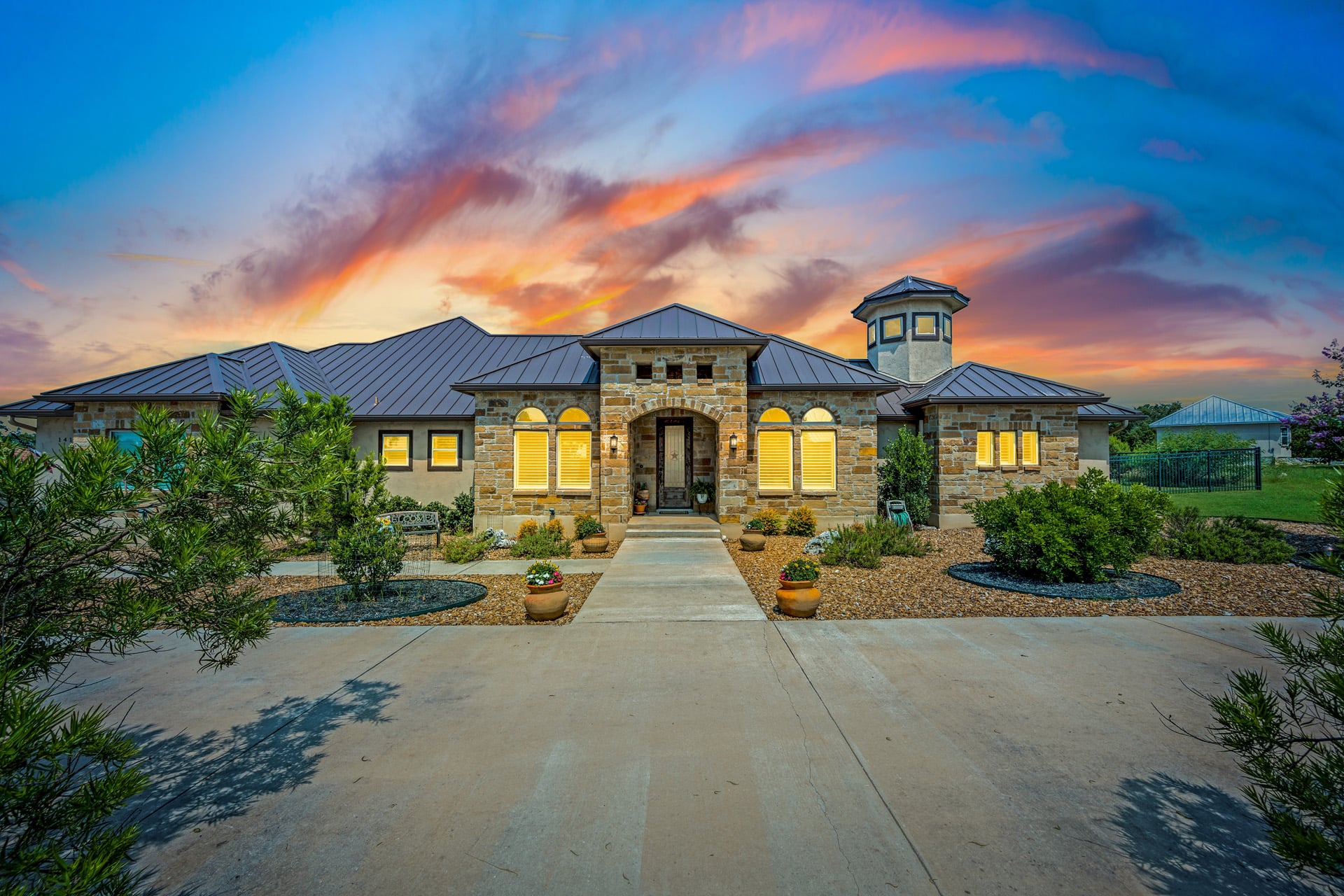 Dallas,,Texas,-,July,18th,2023:,A,Home,At,Sunset