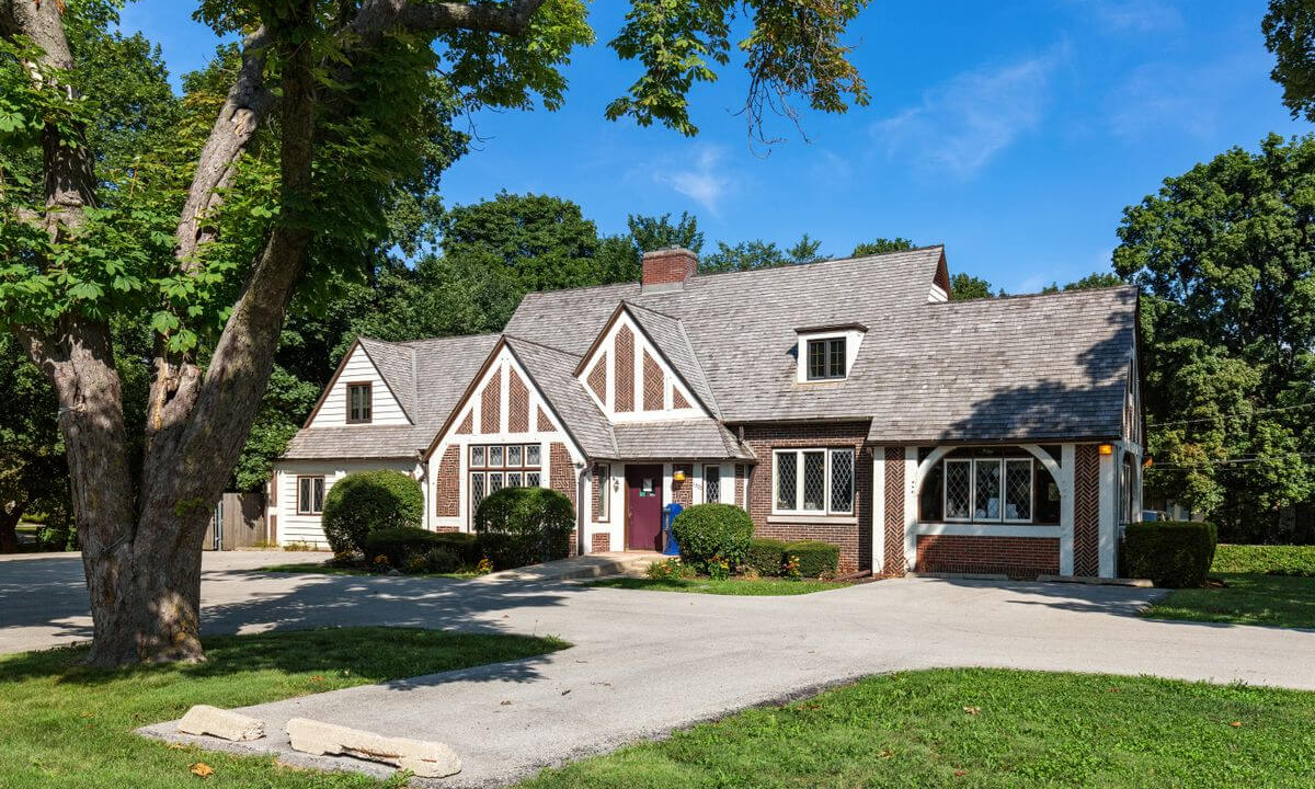 Elgin_1300LarkinAve_HiRes