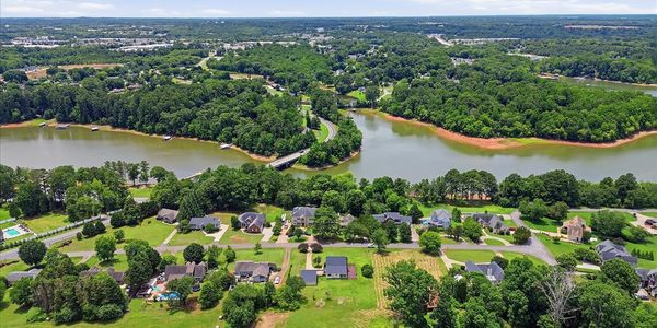 Buying a home on Lake Hartwell: key considerations