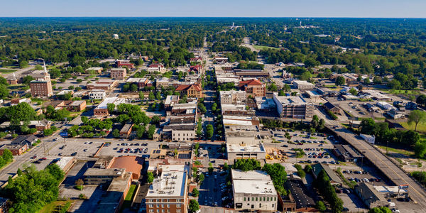 Buying In Anderson: In-Town Convenience Versus Lake-Oriented Living