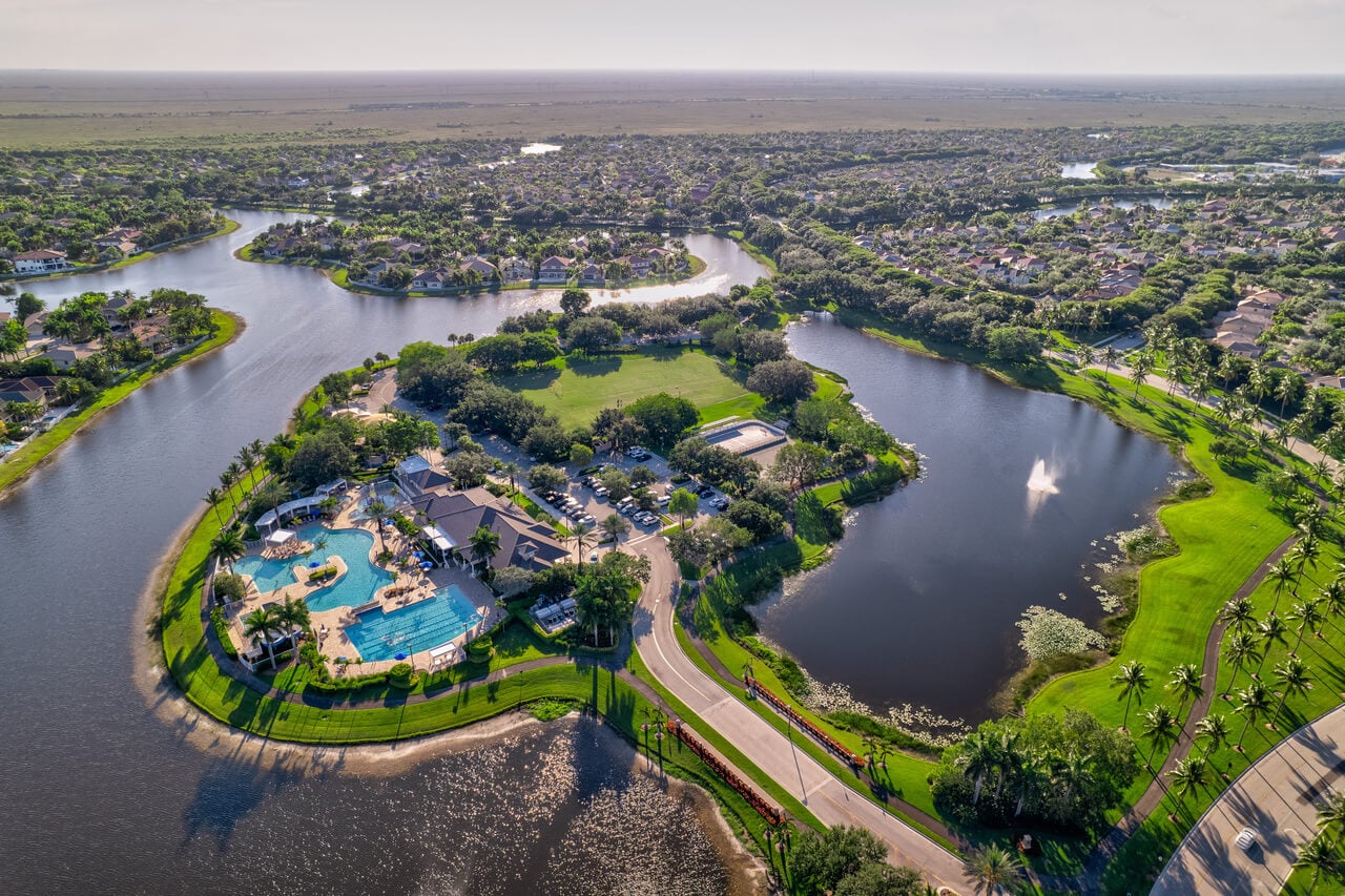 aerial-resort-style-community-with-pools