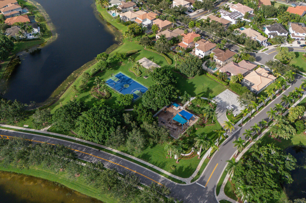 aerial-view-of-neighborhood-amenities