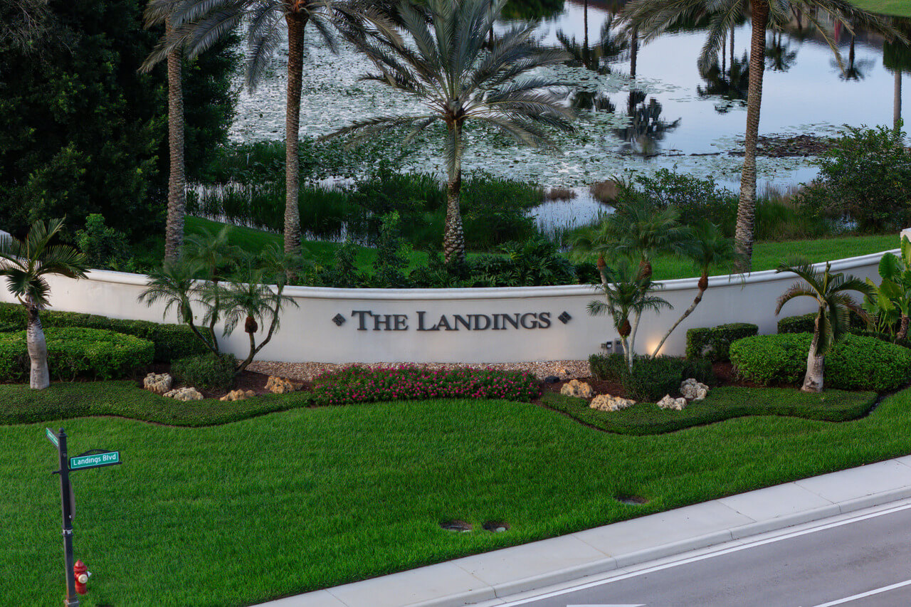 community-entrance-sign-and-landscaping