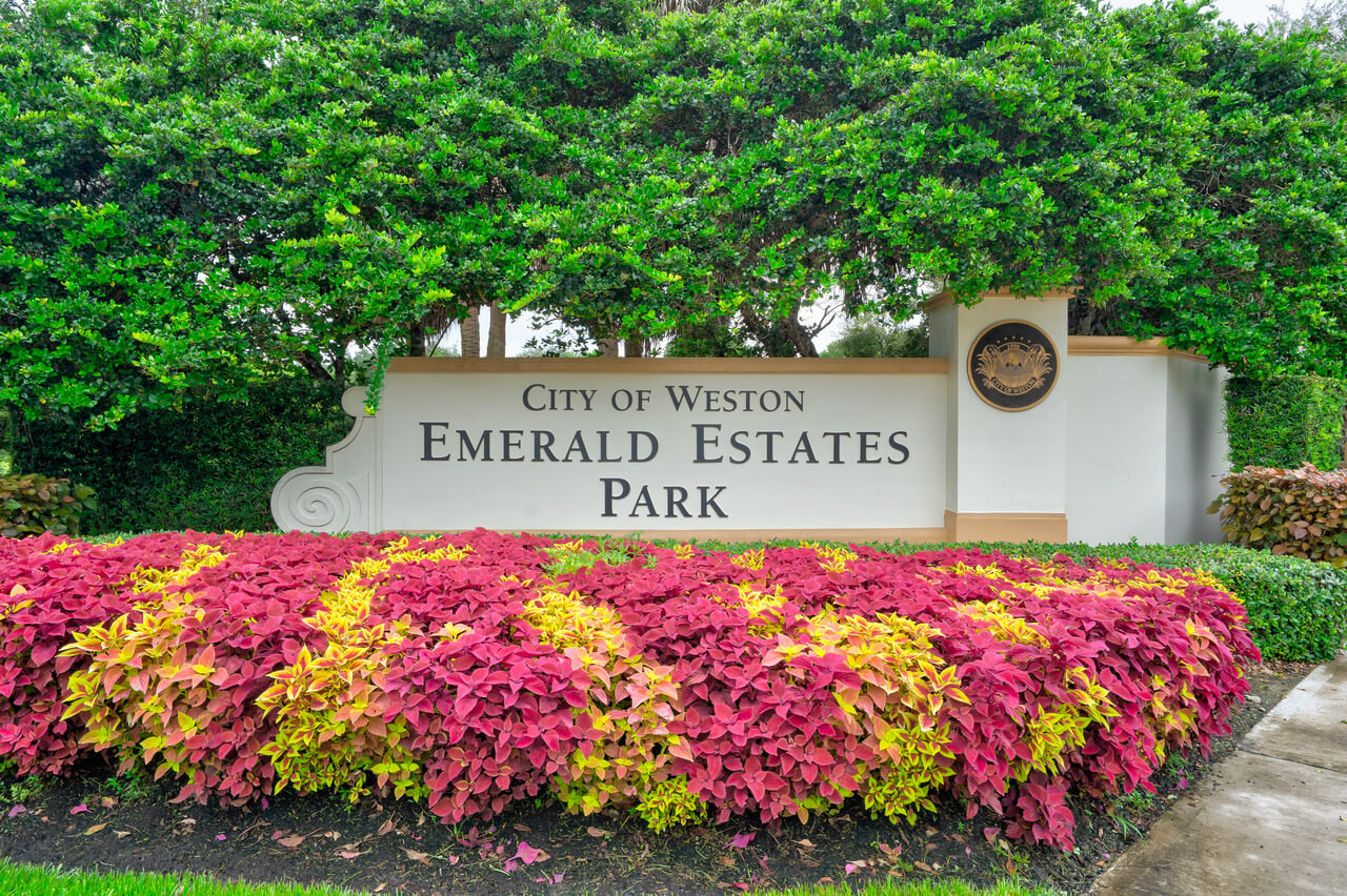 emerald-estates-park-sign
