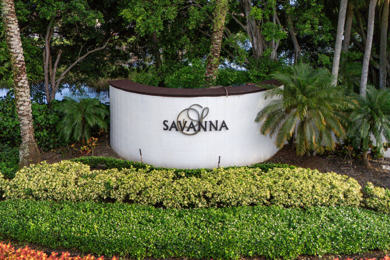 savanna-entrance-sign-with-landscaping