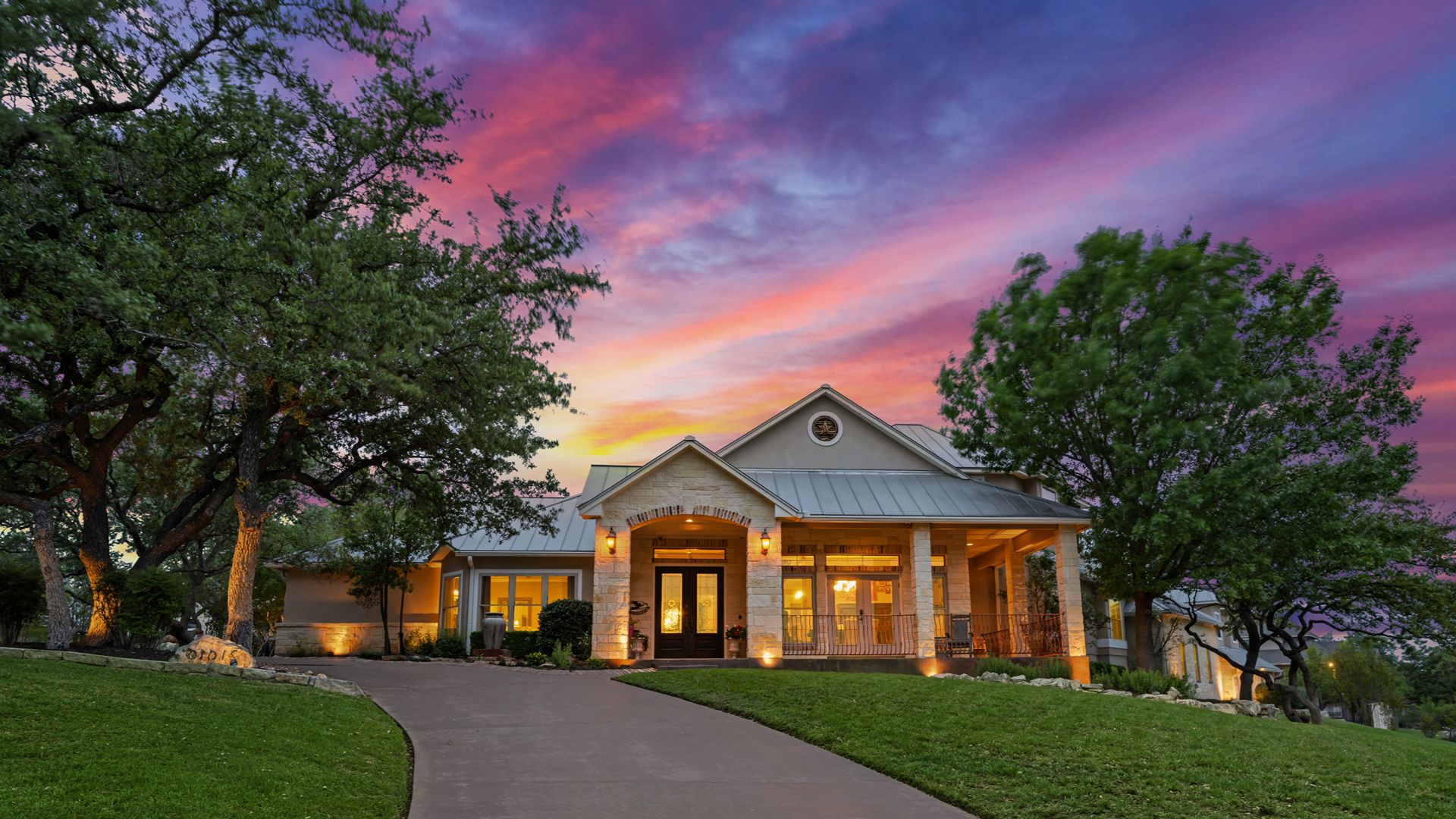 Dallas, texas - april 2023 a home at sunset (1)