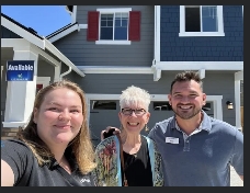 Screenshot_4-7-2024_115141_www.canva.com