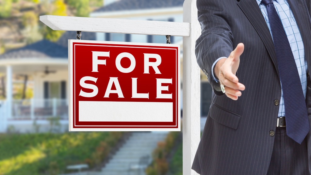 For Sale and agent hand