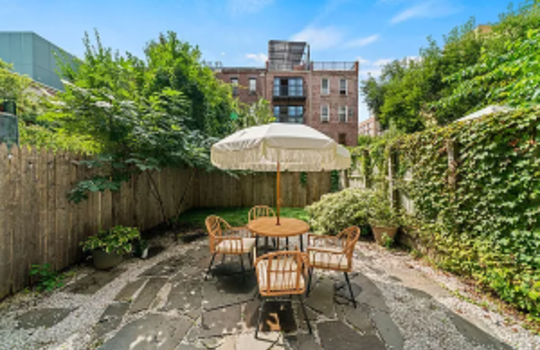 10 New York NYC Brownstone