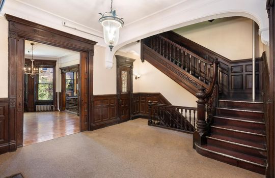 Montfort-Real-Estate-Stanley-Montfort-NewYork-Real-Estate-Agent-Brownstones