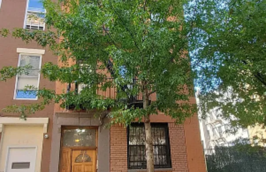 Montfort-Real-Estate-Stanley-Montfort-NewYork-Real-Estate-Agent-Brownstones-1