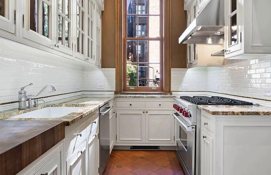 Montfort-Real-Estate-Stanley-Montfort-NewYork-Real-Estate-Agent-Brownstones