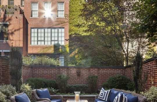 Montfort-Real-Estate-Stanley-Montfort-NewYork-Real-Estate-Agent-Brownstones-7