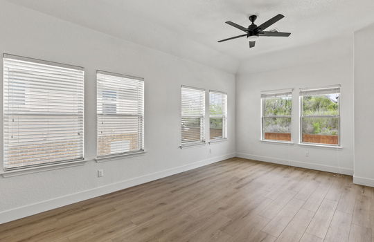 18-web-or-mls-1 LIVING UPSTAIRS
