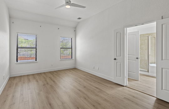 20-web-or-mls-1PRIMARY BEDROOM